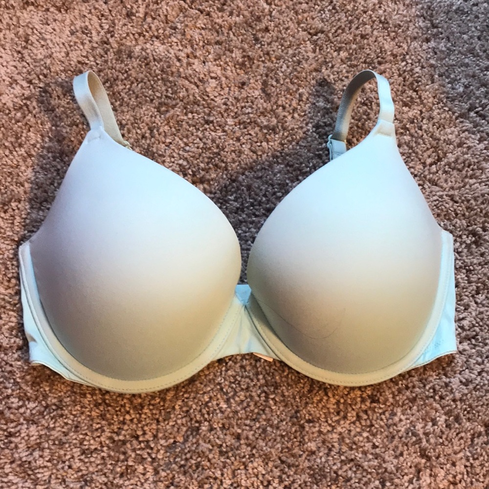 Victoria Secrete Bra size 32DD